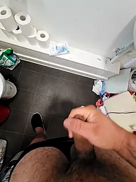 Snapshot of eric69_69 chatting on 10.12.25 eric69 69 online show from 10.12.25