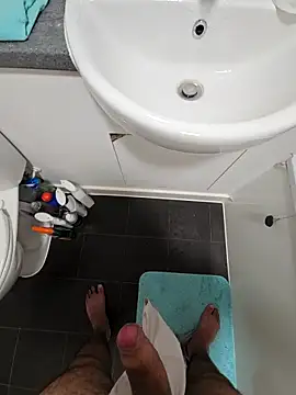 Snapshot of eric69_69 chatting on 10.20.25 eric69 69 online show from 10.20.25