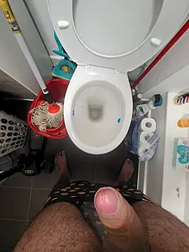 Snapshot of eric69_69 chatting on 10.28.25 eric69 69 online show from 10.28.25