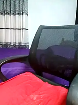 Snapshot of juliya_Les chatting on 10.23.25 juliya Les online show from 10.23.25