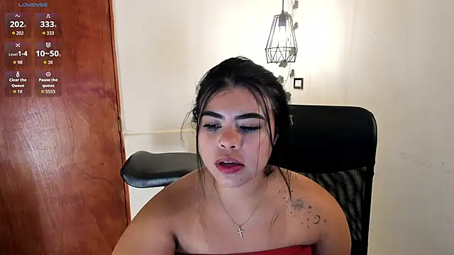 Snapshot of aitana-purple chatting on 10.19.25 aitana-purple online show from 10.19.25