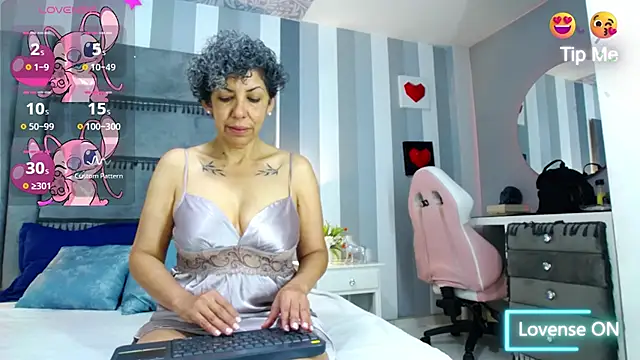 Julianewell online show from 01.20.25