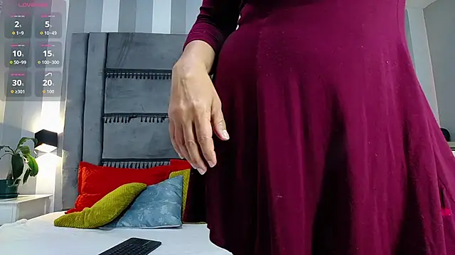 Snapshot of Julianewell chatting on 10.14.25 Julianewell online show from 10.14.25