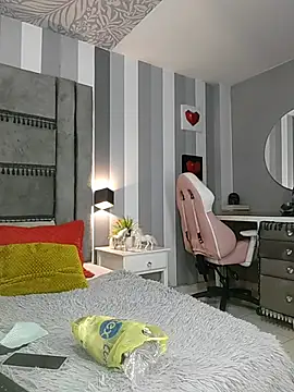 Snapshot of Julianewell chatting on 11.07.25 Julianewell online show from 11.07.25