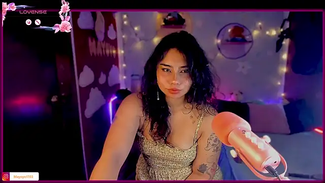 Snapshot of kiki_cavilll chatting on 09.11.25 kiki cavilll online show from 09.11.25