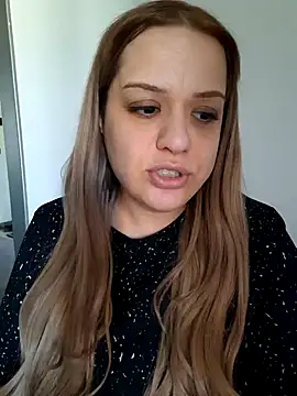 cansuozell online show from 10.13.25