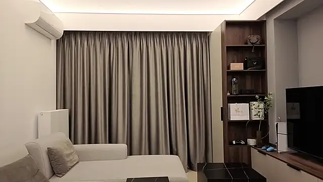 IrisNoire online show from 02.24.26