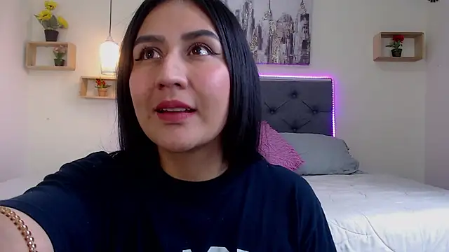 mia aira online show from 10.16.25