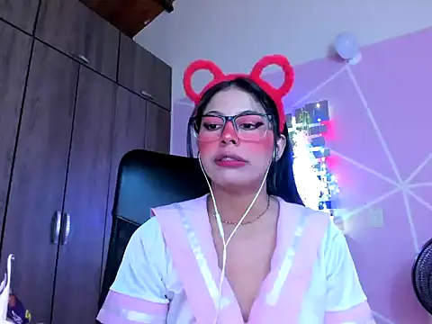  ALLYSON18  online show from 01.12.25