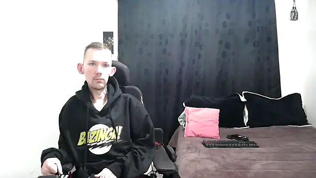 Snapshot of Sophia_and_Thomas chatting on 01.04.25 Sophia and Thomas online show from 01.04.25