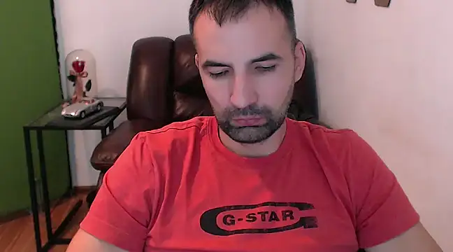 Snapshot of Leo_1617 chatting on 12.04.24 Leo 1617 online show from 12.04.24
