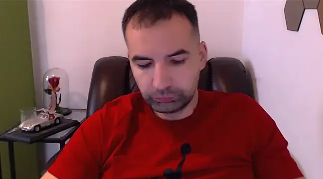 Snapshot of Leo_1617 chatting on 12.19.24 Leo 1617 online show from 12.19.24
