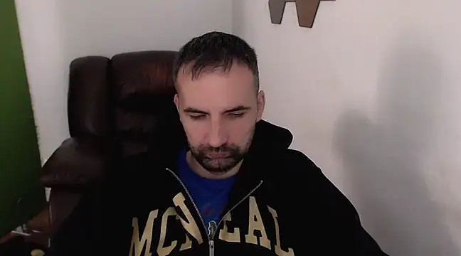 Snapshot of Leo_1617 chatting on 03.12.25 Leo 1617 online show from 03.12.25
