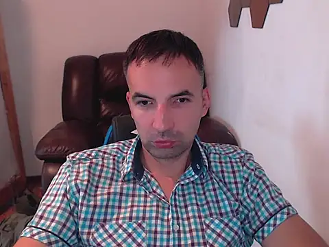 Snapshot of Leo_1617 chatting on 09.09.25 Leo 1617 online show from 09.09.25