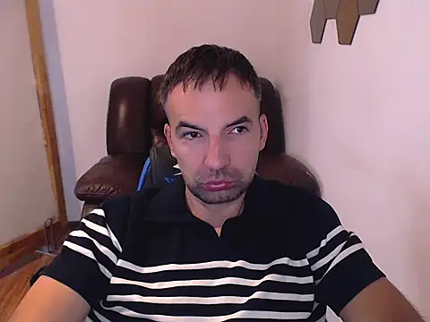 Snapshot of Leo_1617 chatting on 09.14.25 Leo 1617 online show from 09.14.25