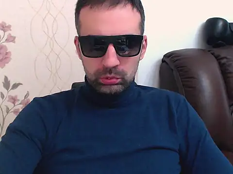 Snapshot of Leo_1617 chatting on 04.23.26 Leo 1617 online show from 04.23.26