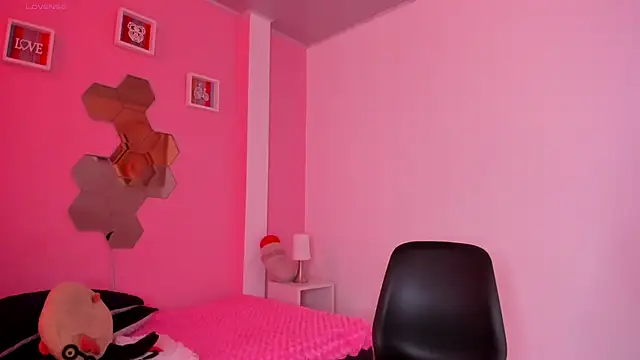 Snapshot of Karito-28 chatting on 12.29.24 Karito-28 online show from 12.29.24