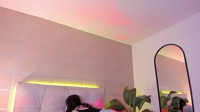 Snapshot of Karito-28 chatting on 10.27.25 Karito-28 online show from 10.27.25