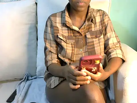 Snapshot of Caryyyl chatting on 09.18.25 Caryyyl online show from 09.18.25