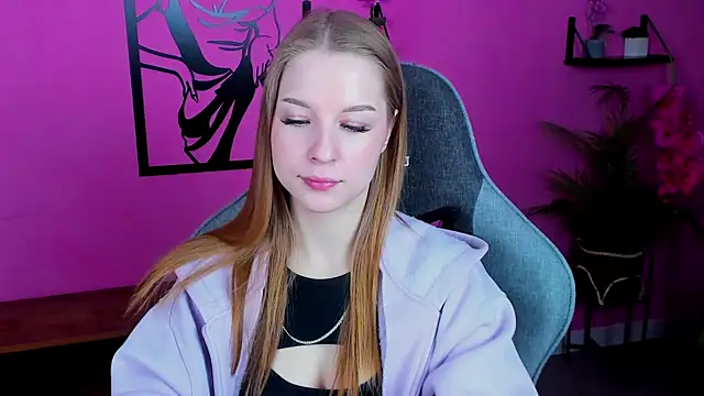 CuteMousee online show from 12.15.24