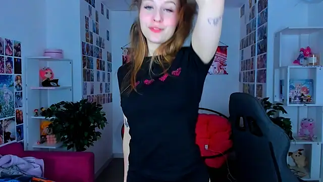 CuteMousee online show from 12.21.24