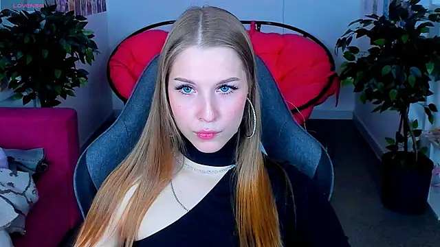 CuteMousee online show from 12.26.24