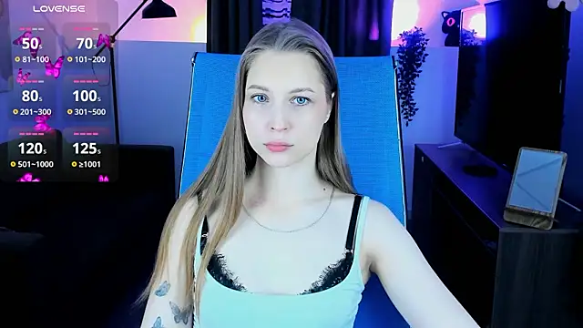 Snapshot of CuteMousee chatting on 02.06.26 CuteMousee online show from 02.06.26