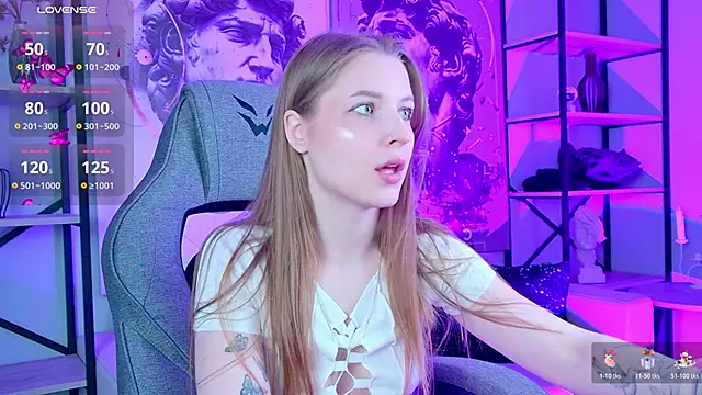 Snapshot of CuteMousee chatting on 02.13.26 CuteMousee online show from 02.13.26