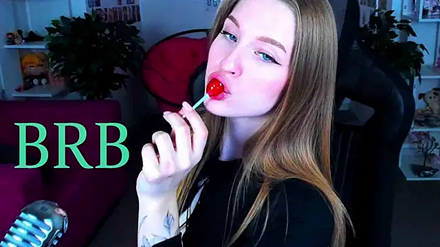 Snapshot of CuteMousee chatting on 02.23.26 CuteMousee online show from 02.23.26