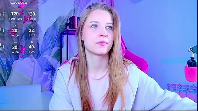 Snapshot of CuteMousee chatting on 02.24.26 CuteMousee online show from 02.24.26