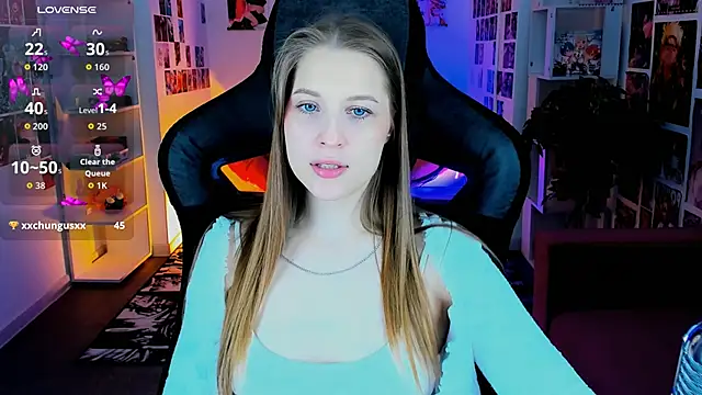 Snapshot of CuteMousee chatting on 03.04.26 CuteMousee online show from 03.04.26