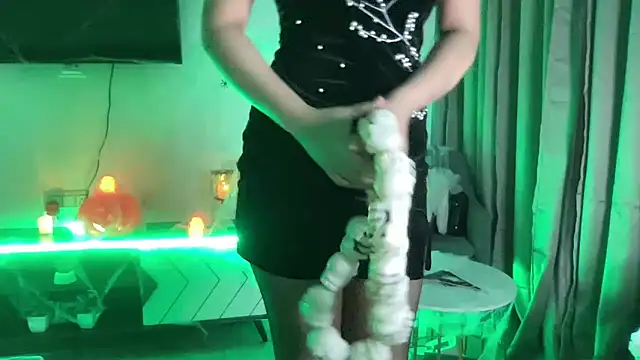 Snapshot of Wild_Fantasy_7 chatting on 10.30.25 Wild Fantasy 7 online show from 10.30.25