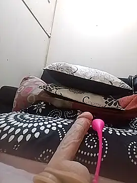 Snapshot of JessyCospXXX chatting on 11.02.25 JessyCospXXX online show from 11.02.25