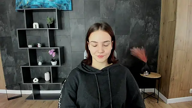 OliviaMontgomery online show from 12.17.24