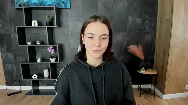 OliviaMontgomery online show from 12.17.24
