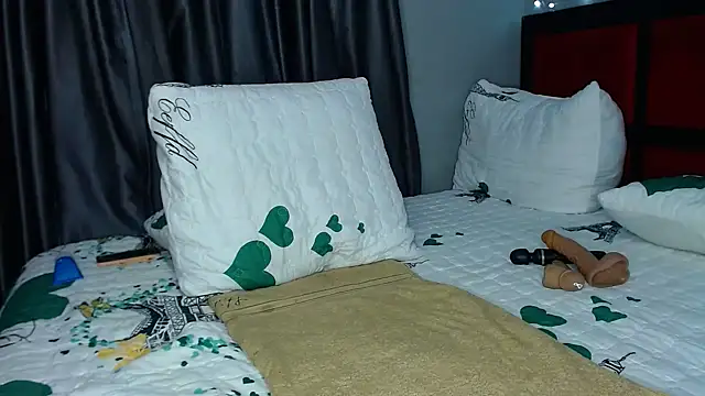 MissBigNipples online show from 01.05.25