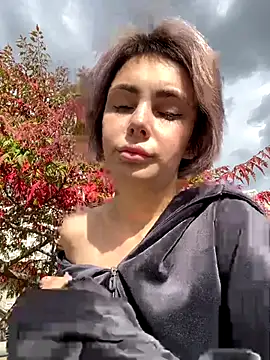 Snapshot of SandraCarter chatting on 10.16.25 SandraCarter online show from 10.16.25