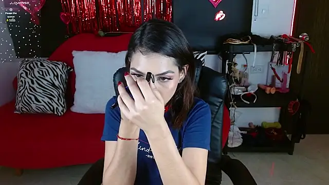 Carolaine69  online show from 02.21.25