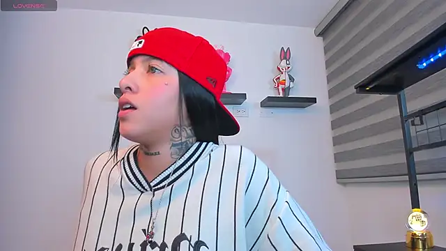 Gangster Girl online show from 02.17.26