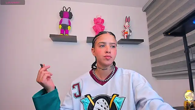 Gangster Girl online show from 04.08.26