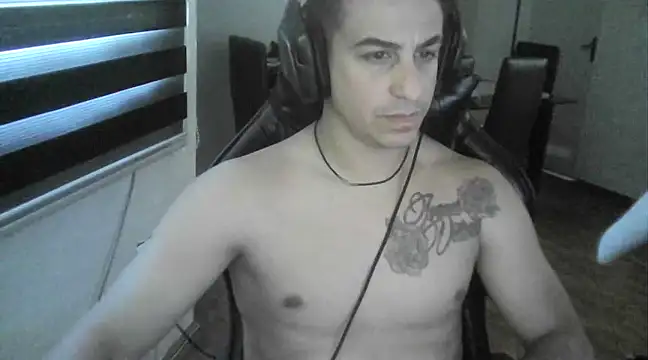 Snapshot of Ghostman89 chatting on 12.20.24 Ghostman89 online show from 12.20.24