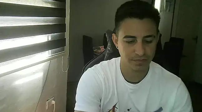 Snapshot of Ghostman89 chatting on 01.15.25 Ghostman89 online show from 01.15.25