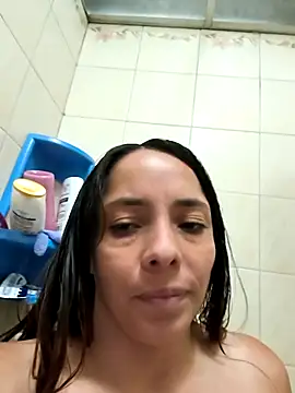 Snapshot of KatyLizz chatting on 10.10.25 KatyLizz online show from 10.10.25