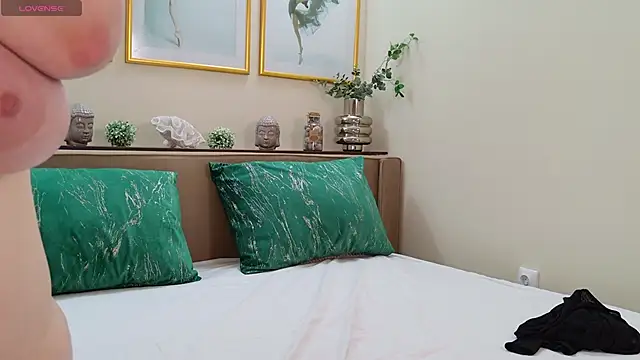 Snapshot of JESSYKA chatting on 01.30.25 JESSYKA online show from 01.30.25