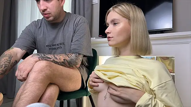 Snapshot of Adelovenick chatting on 10.25.25 Adelovenick online show from 10.25.25