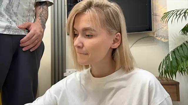 Snapshot of Adelovenick chatting on 11.02.25 Adelovenick online show from 11.02.25