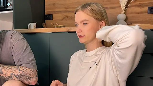 Adelovenick online show from 02.19.26