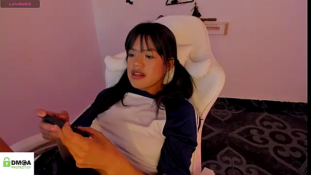 meganthompsonn22 online show from 09.30.25