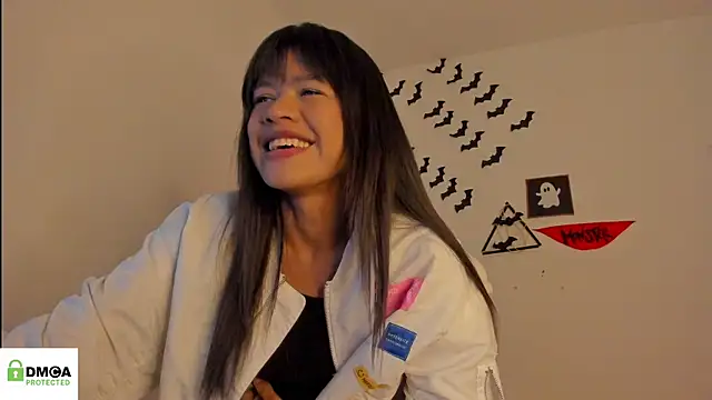 meganthompsonn22 online show from 10.28.25