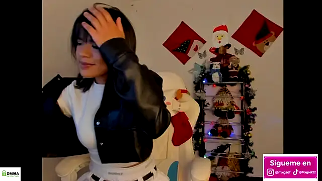 meganthompsonn22 online show from 11.27.25